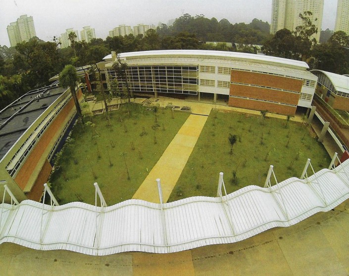 Construção dos novos edifícios e Ginásio Poliesportivo para o Ensino Médio.