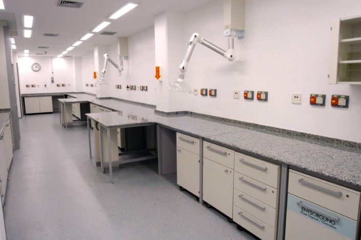 Construção do Laboratório de Controle de Qualidade e Reforma da área da Diretoria Financeira e Presidência.