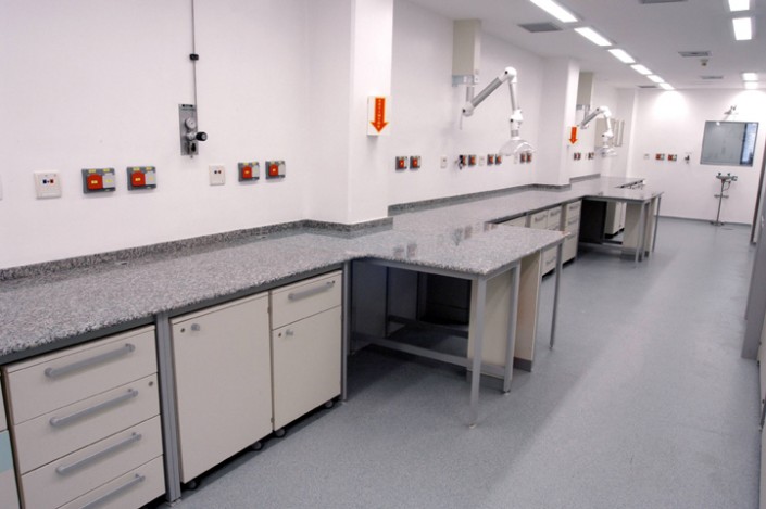 Construção do Laboratório de Controle de Qualidade e Reforma da área da Diretoria Financeira e Presidência.